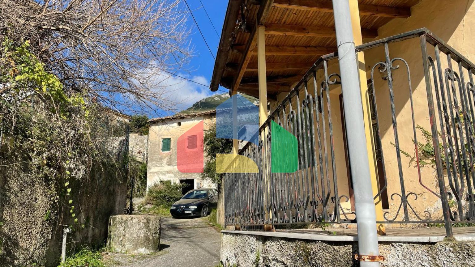 Продажа - Коттедж 220 m² на о. Корфу