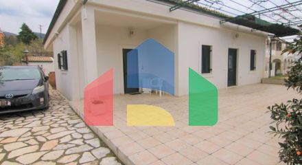Продаж - Котедж 236 m² на о. Корфу