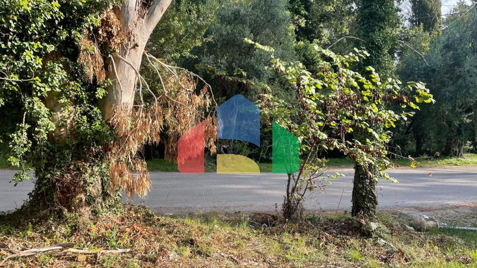 Продаж - Земельна ділянка 3321 m² на о. Корфу