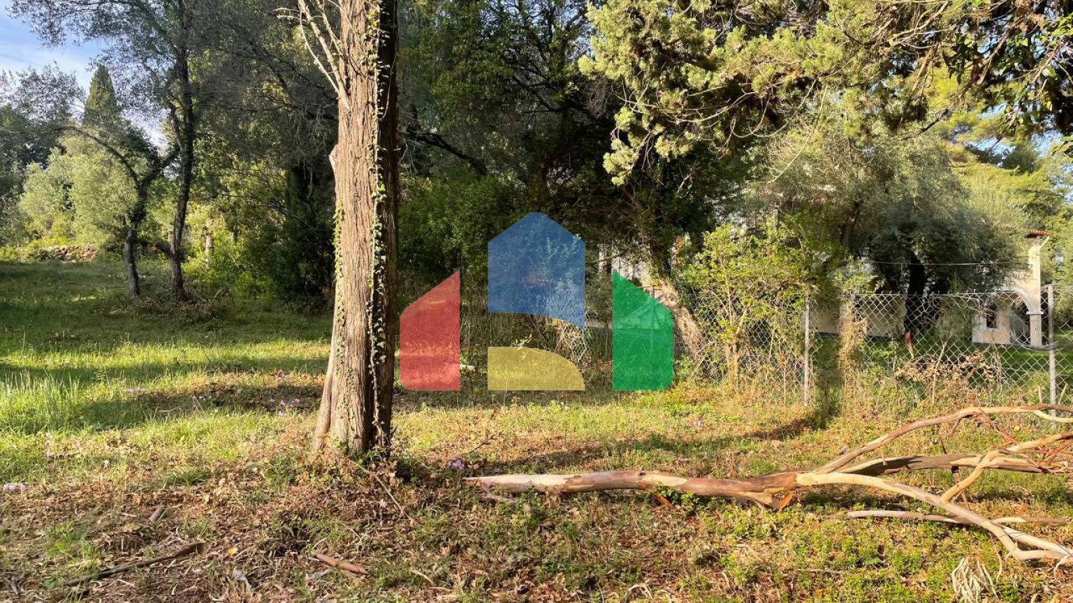 Продаж - Земельна ділянка 3321 m² на о. Корфу