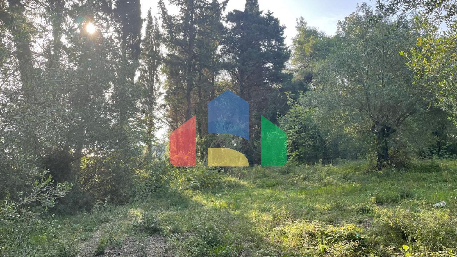 Продаж - Земельна ділянка 3321 m² на о. Корфу