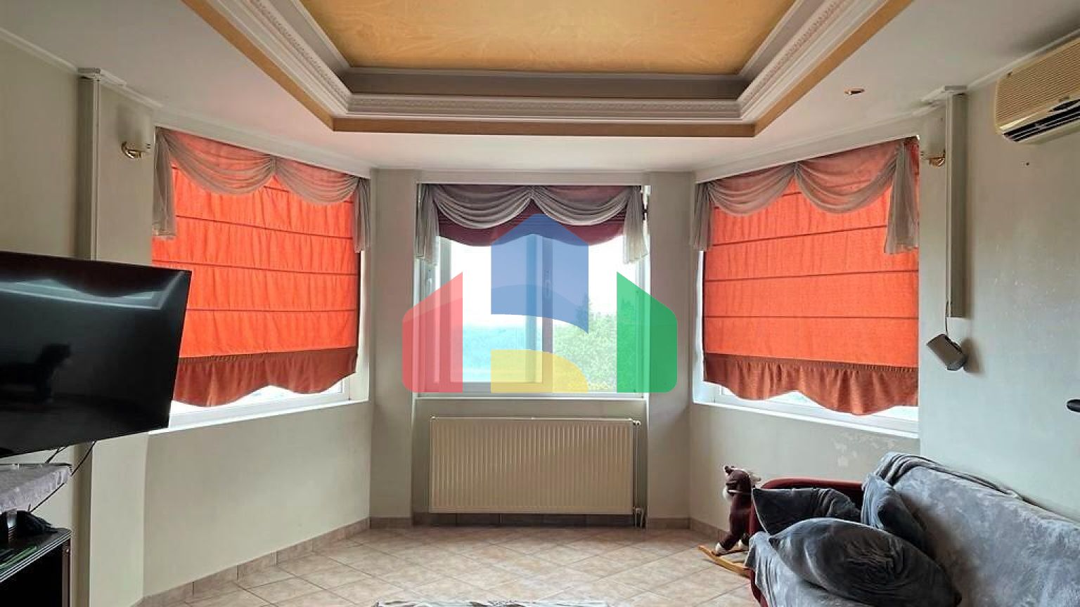 Продаж - Котедж 270 m² на о. Корфу