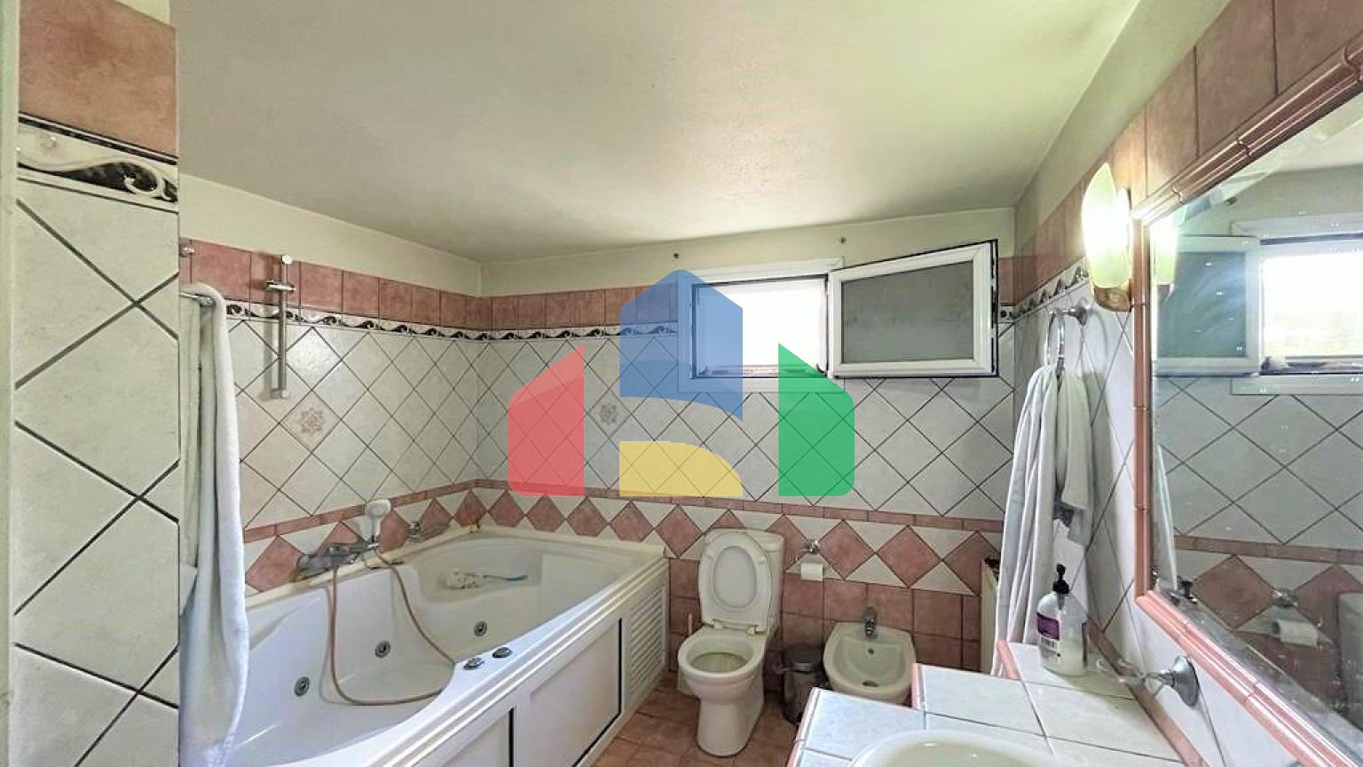 Продаж - Котедж 270 m² на о. Корфу