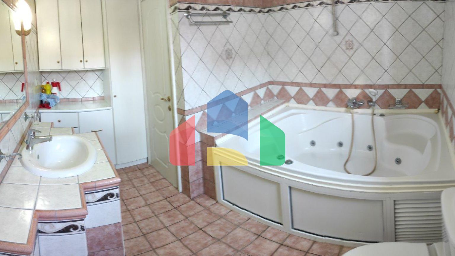 Продаж - Котедж 270 m² на о. Корфу