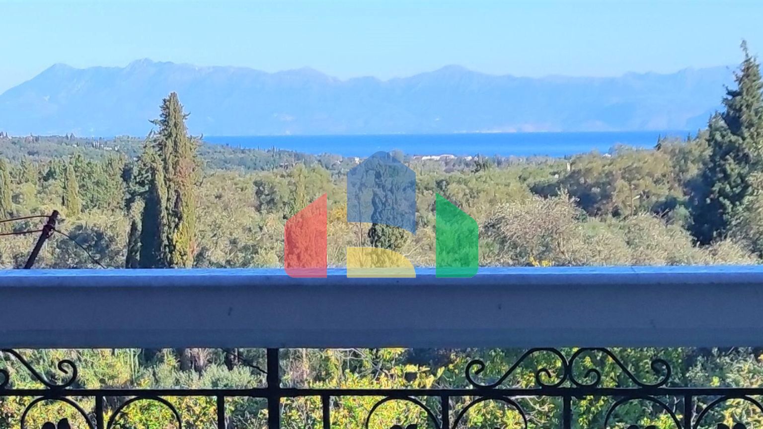 Продаж - Котедж 270 m² на о. Корфу