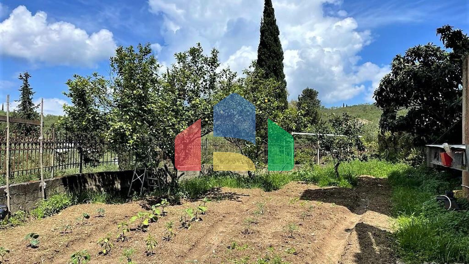 Продаж - Котедж 270 m² на о. Корфу