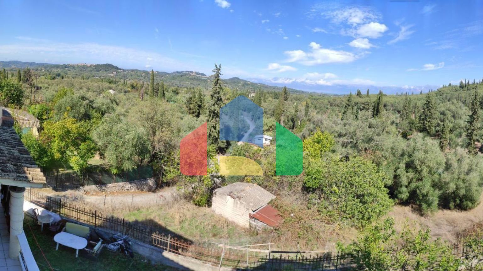 Продаж - Котедж 270 m² на о. Корфу