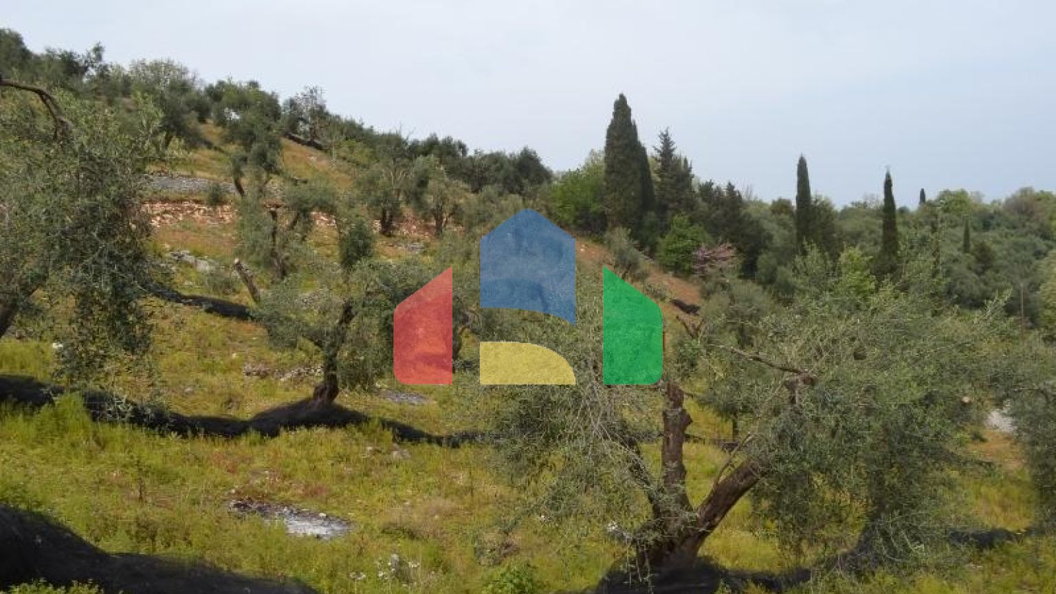 Продаж - Земельна ділянка 4700 m² на о. Корфу