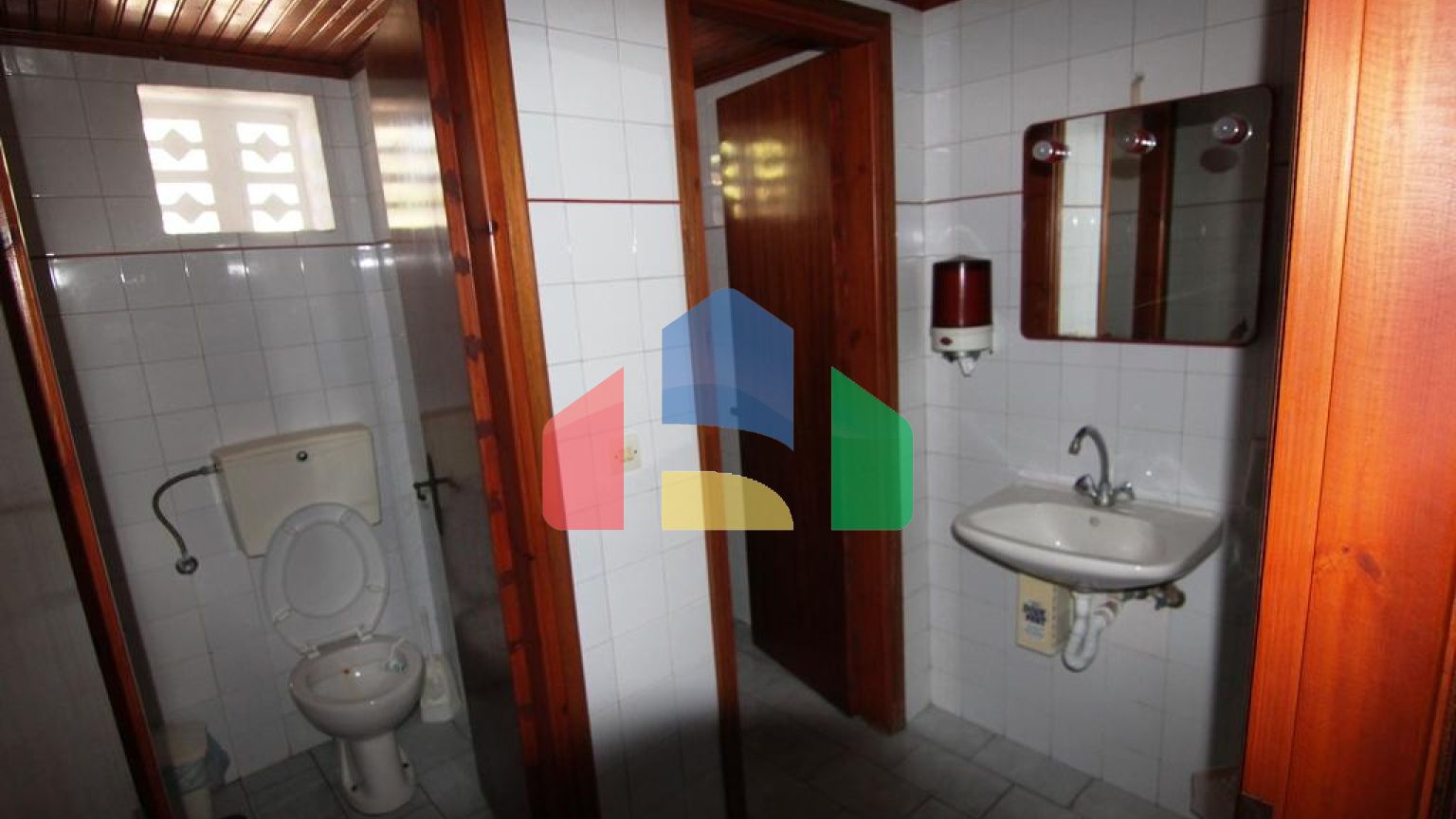 Продаж - Бізнес 1000 m² на о. Корфу