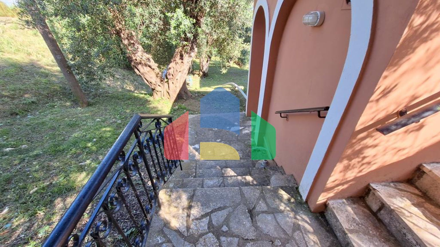 Продаж - Котедж 150 m² на о. Корфу