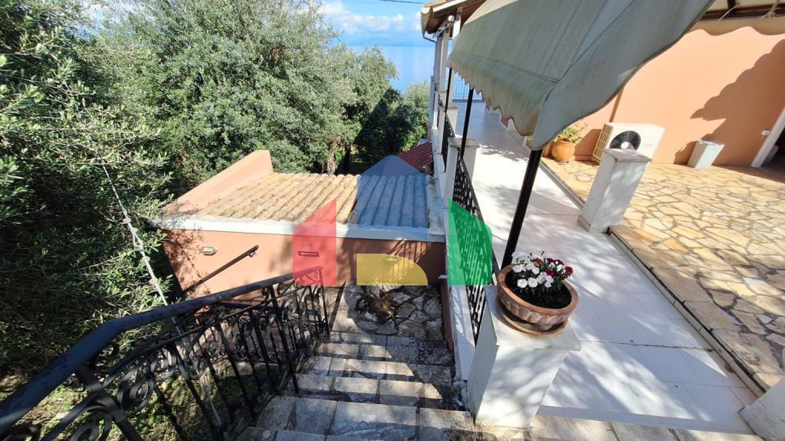 Продаж - Котедж 150 m² на о. Корфу