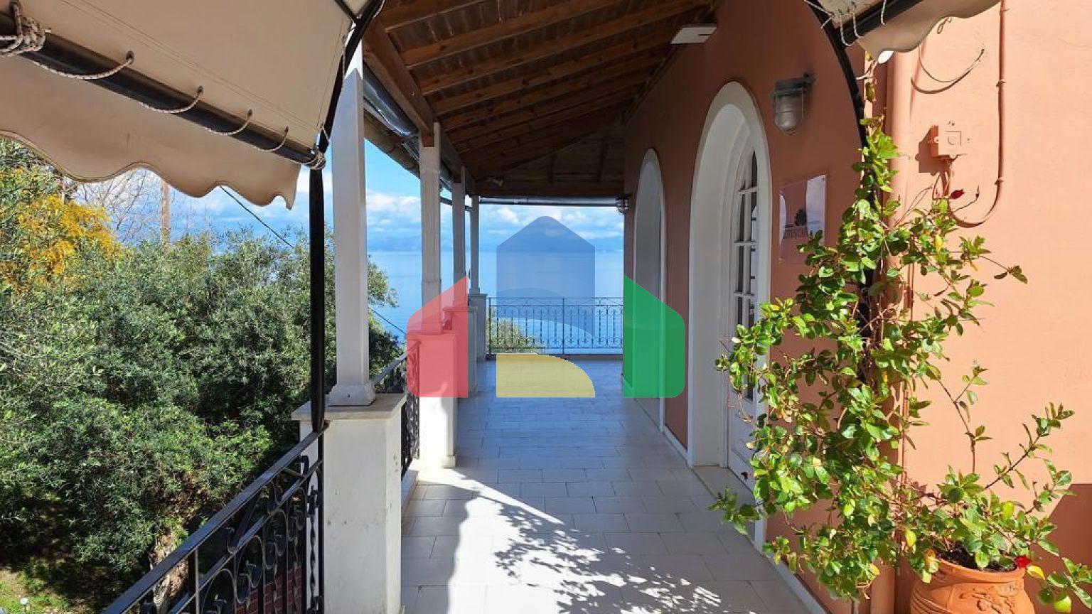 Продаж - Котедж 150 m² на о. Корфу