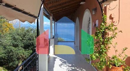 Продаж - Котедж 150 m² на о. Корфу