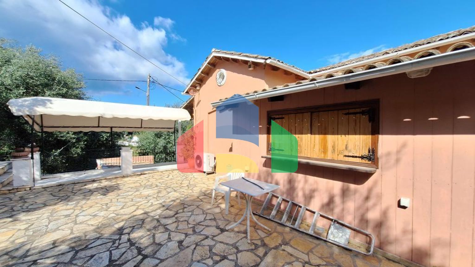 Продаж - Котедж 150 m² на о. Корфу