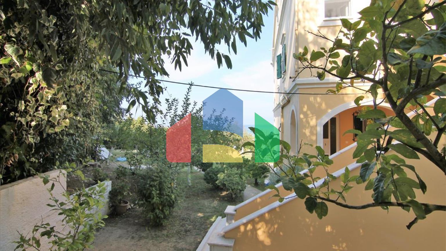 Продажа - Гостиница 175 m² на о. Корфу