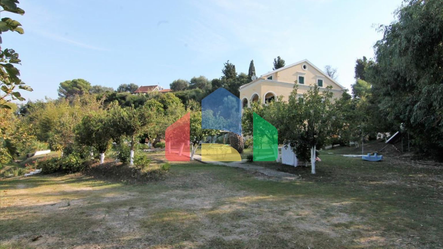 Продажа - Гостиница 175 m² на о. Корфу