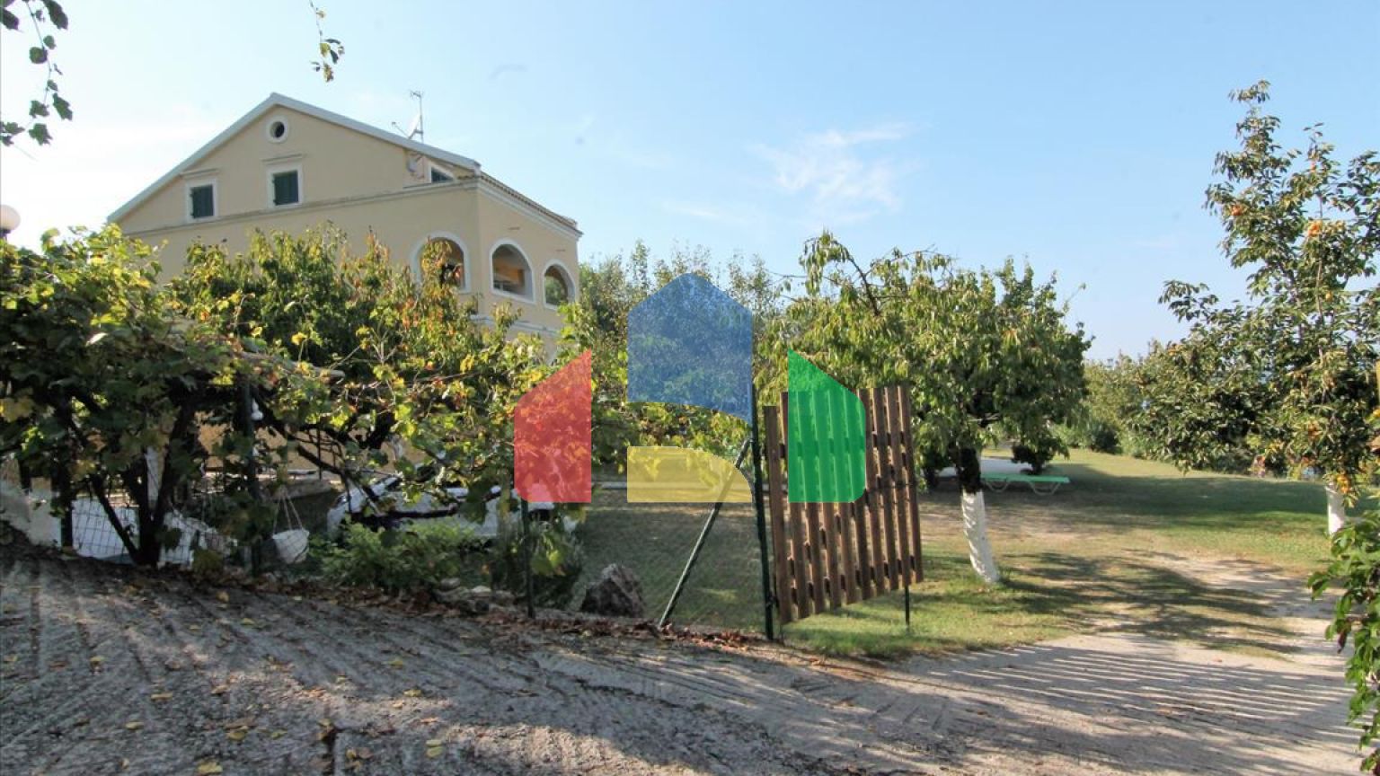 Продажа - Гостиница 175 m² на о. Корфу