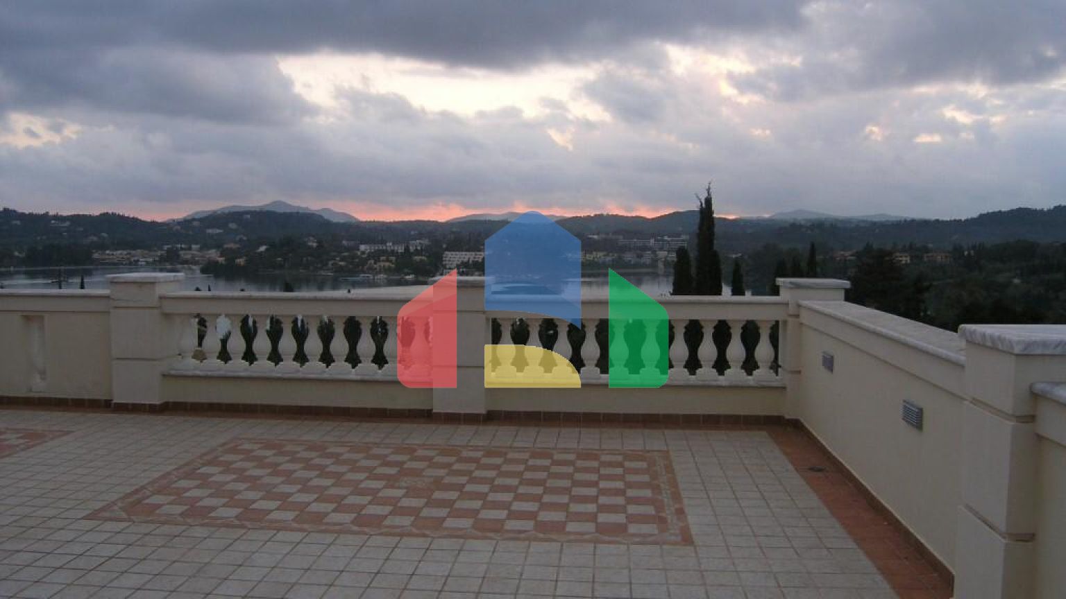 Продажа - Вилла 430 m² на о. Корфу