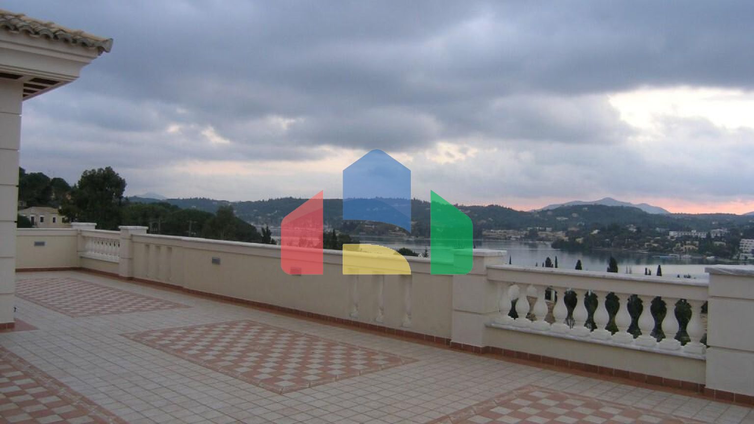 Продажа - Вилла 430 m² на о. Корфу