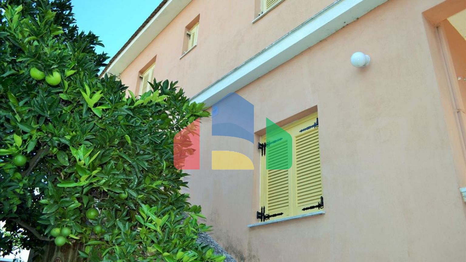 Продаж - Котедж 197 m² на о. Корфу