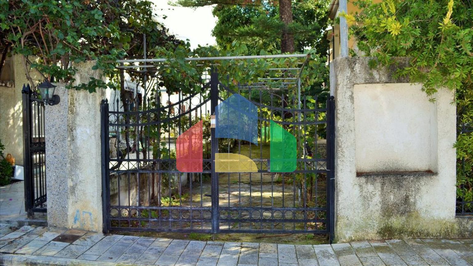 Продаж - Котедж 197 m² на о. Корфу