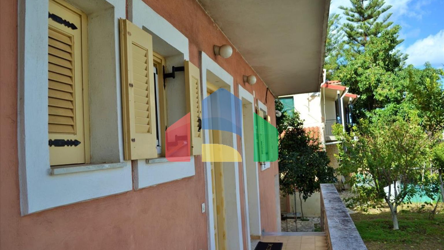 Продаж - Котедж 197 m² на о. Корфу