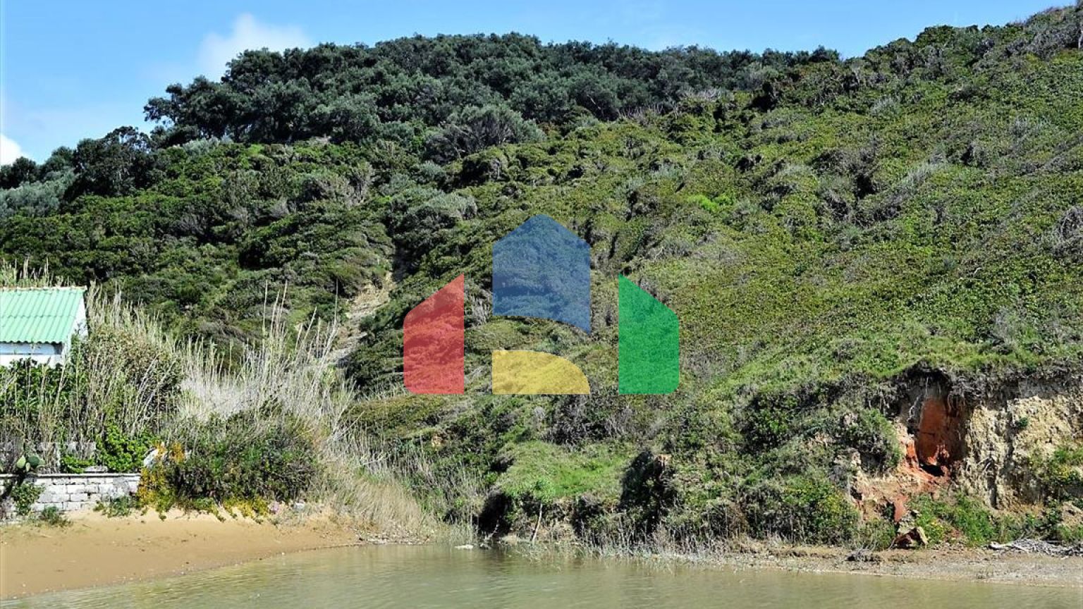 Продаж - Земельна ділянка 12000 m² на о. Корфу