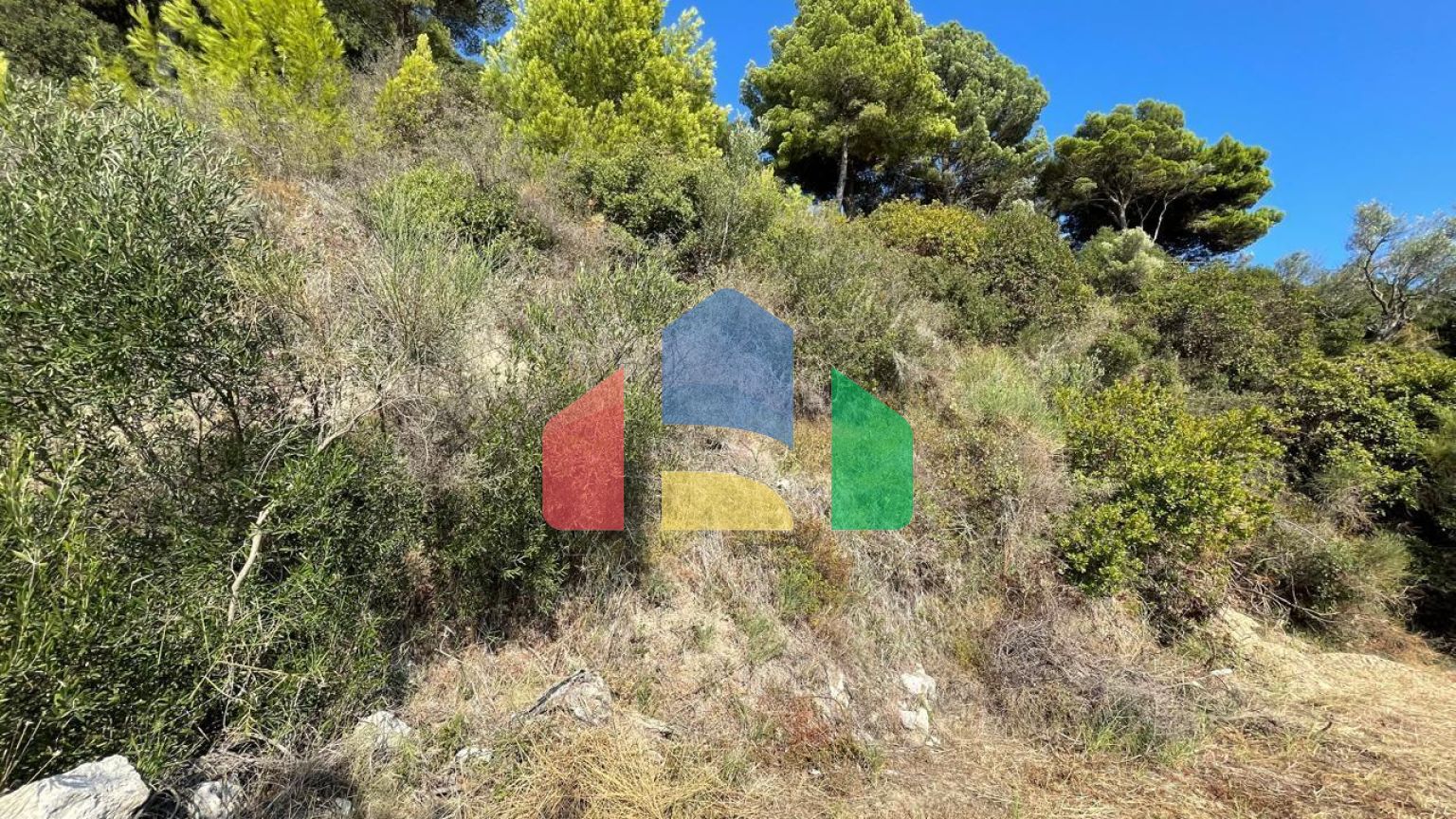 Продаж - Земельна ділянка 2603 m² на о. Корфу