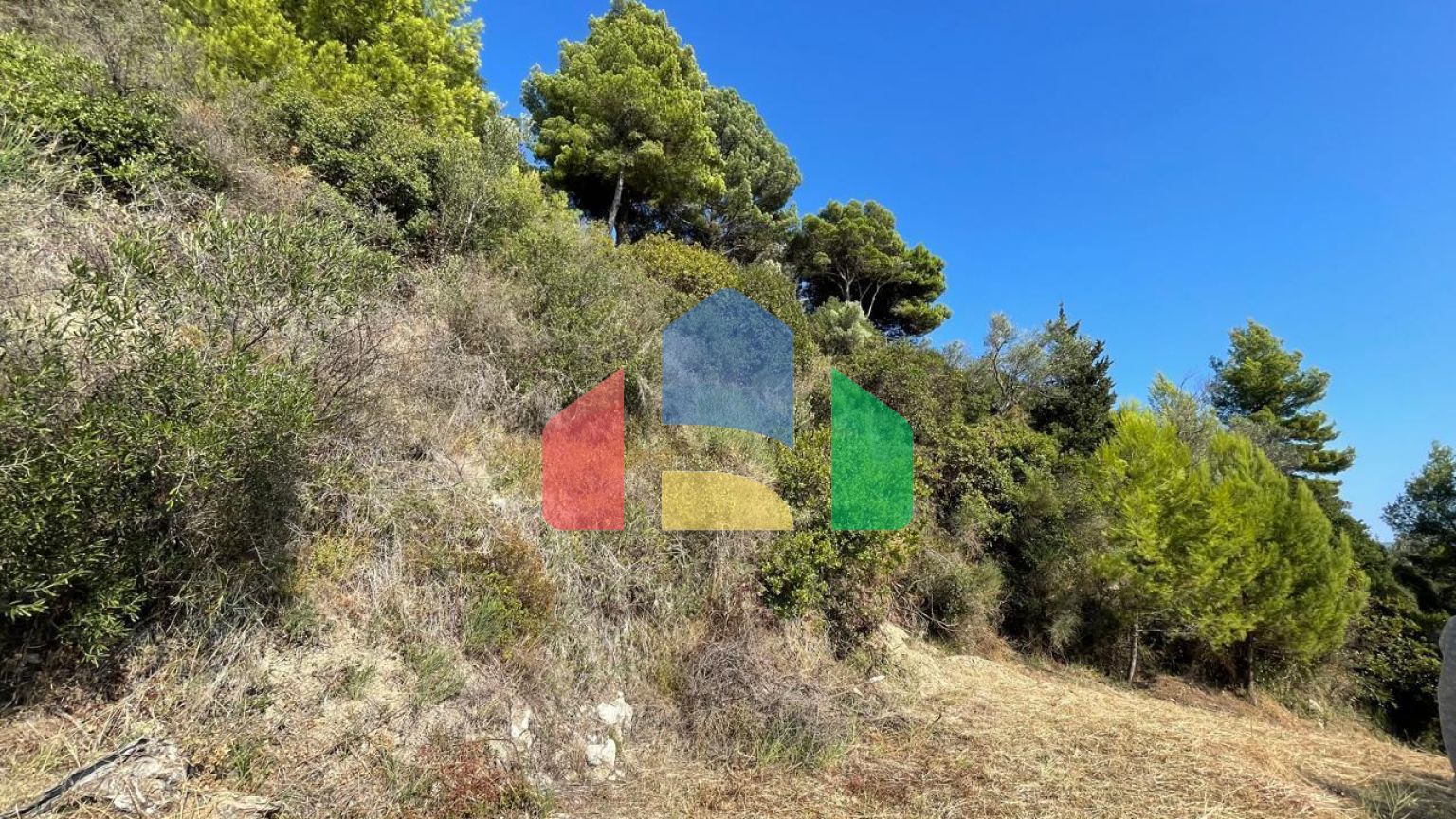 Продаж - Земельна ділянка 2603 m² на о. Корфу