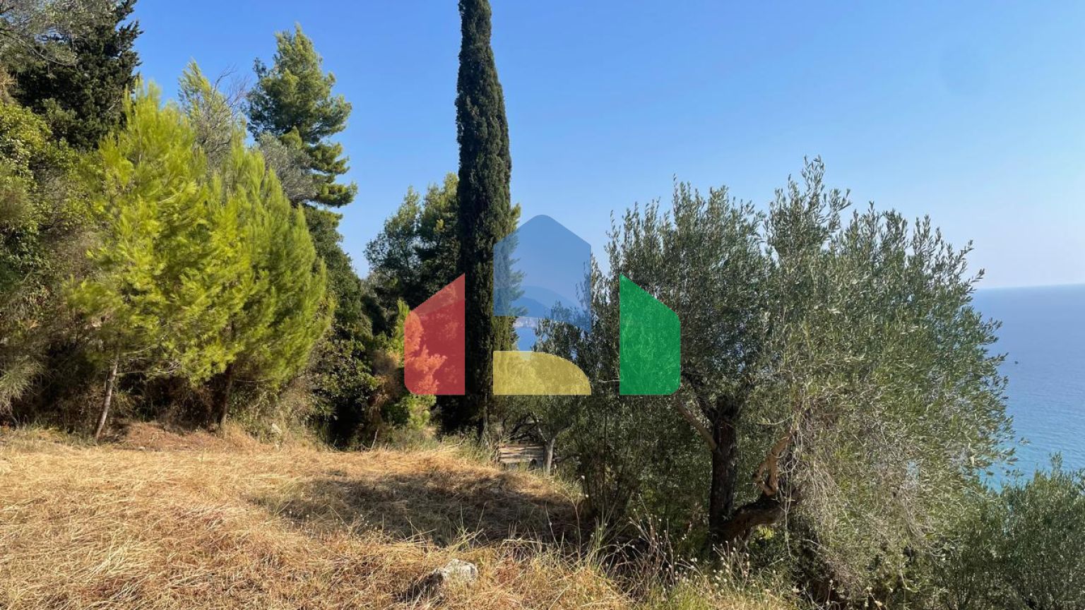 Продаж - Земельна ділянка 2603 m² на о. Корфу