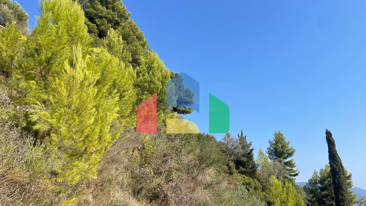 Продаж - Земельна ділянка 2603 m² на о. Корфу