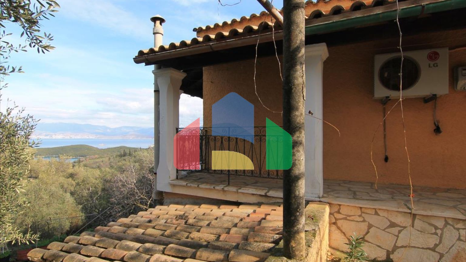 Продажа - Коттедж 130 m² на о. Корфу