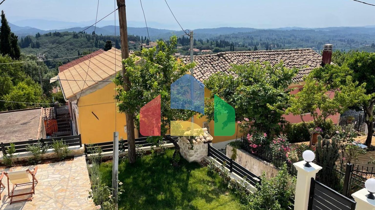 Продаж - Таунхаус 70 m² на о. Корфу