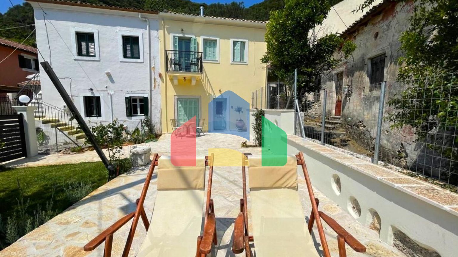 Продаж - Таунхаус 70 m² на о. Корфу