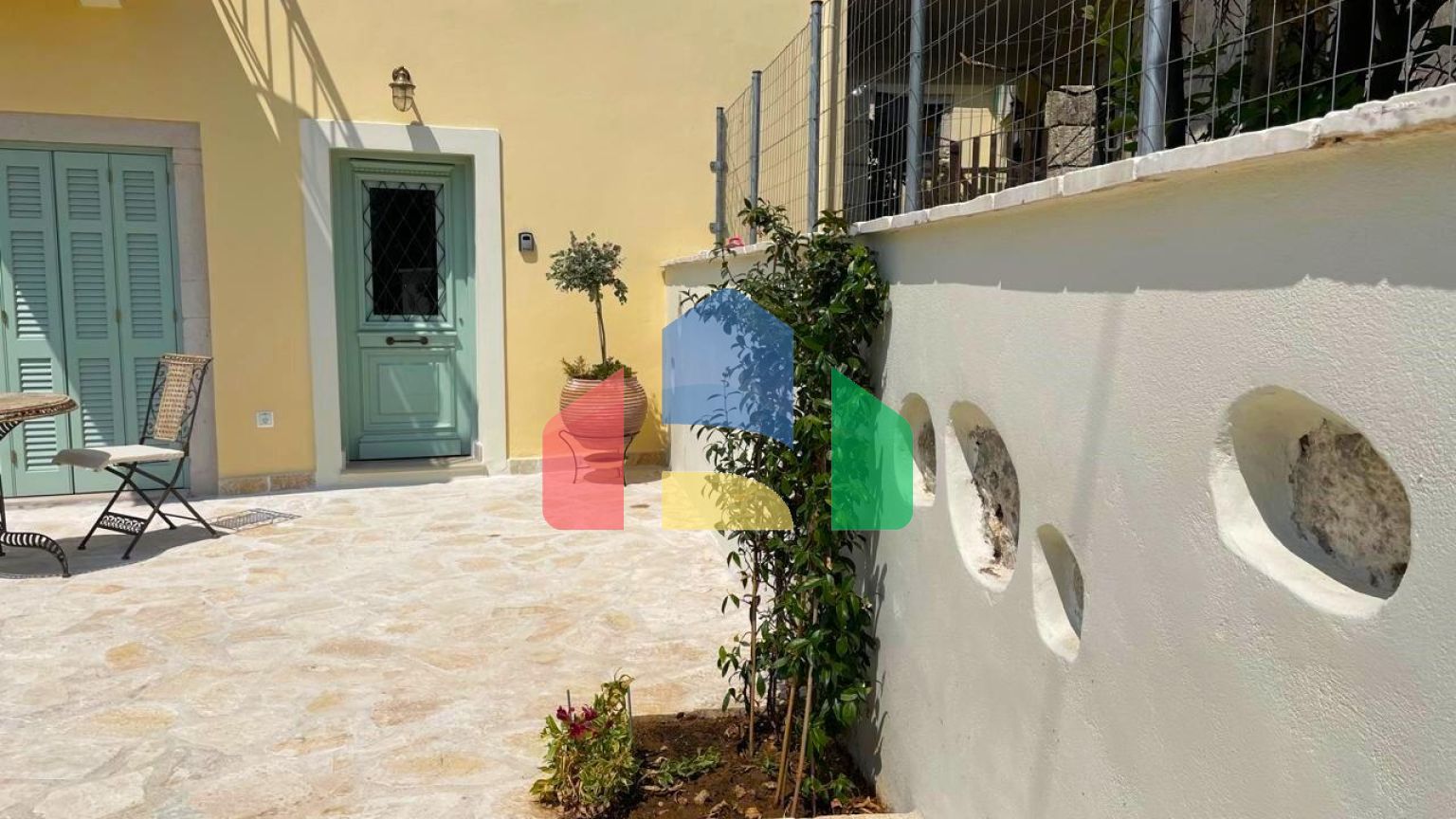 Продаж - Таунхаус 70 m² на о. Корфу