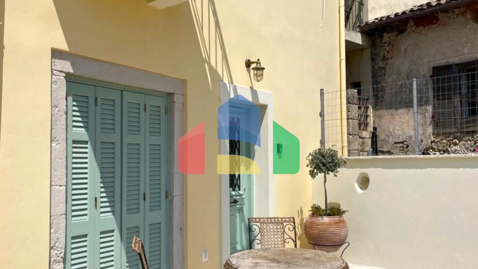 Продаж - Таунхаус 70 m² на о. Корфу