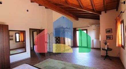 Продаж - Вілла 300 m² на о. Корфу