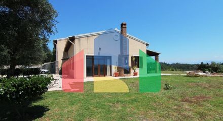 Продаж - Вілла 300 m² на о. Корфу