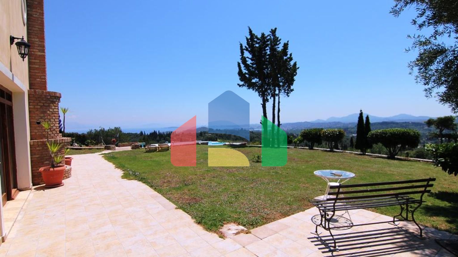 Продаж - Вілла 300 m² на о. Корфу