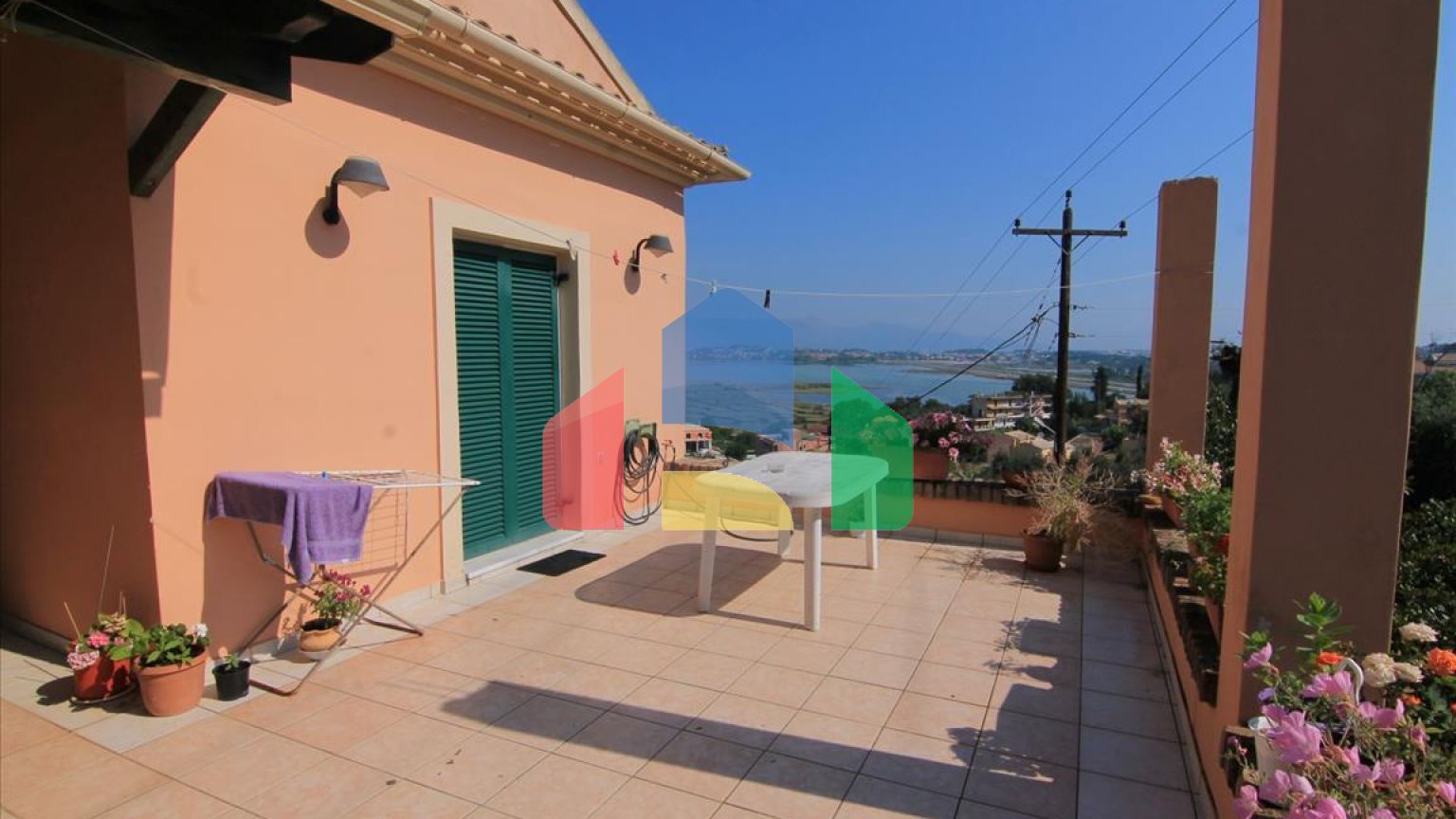 Продаж - Котедж 380 m² на о. Корфу