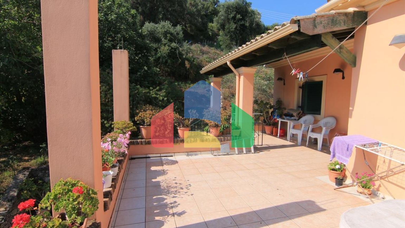 Продаж - Котедж 380 m² на о. Корфу