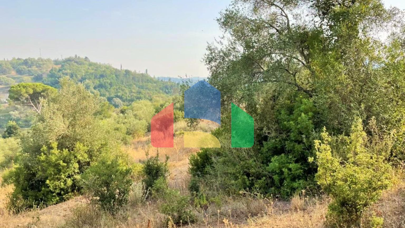 Продажа - Земельный участок 21000 m² на о. Корфу