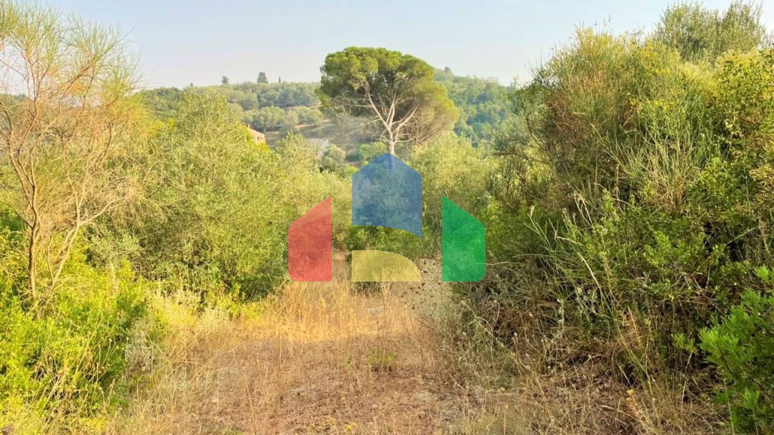 Продажа - Земельный участок 21000 m² на о. Корфу