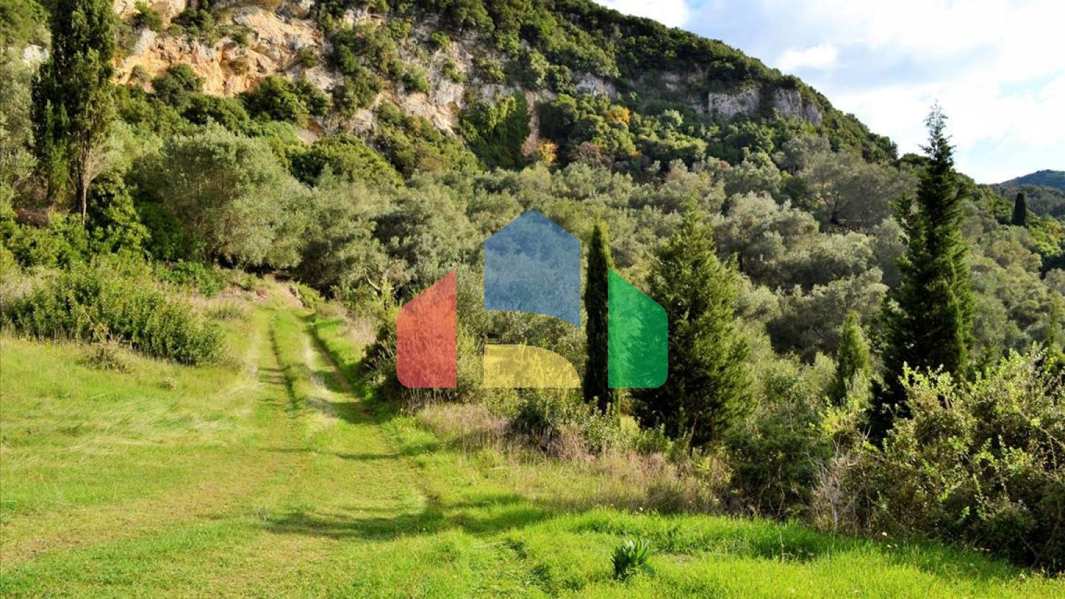 Продажа - Земельный участок 15000 m² на о. Корфу