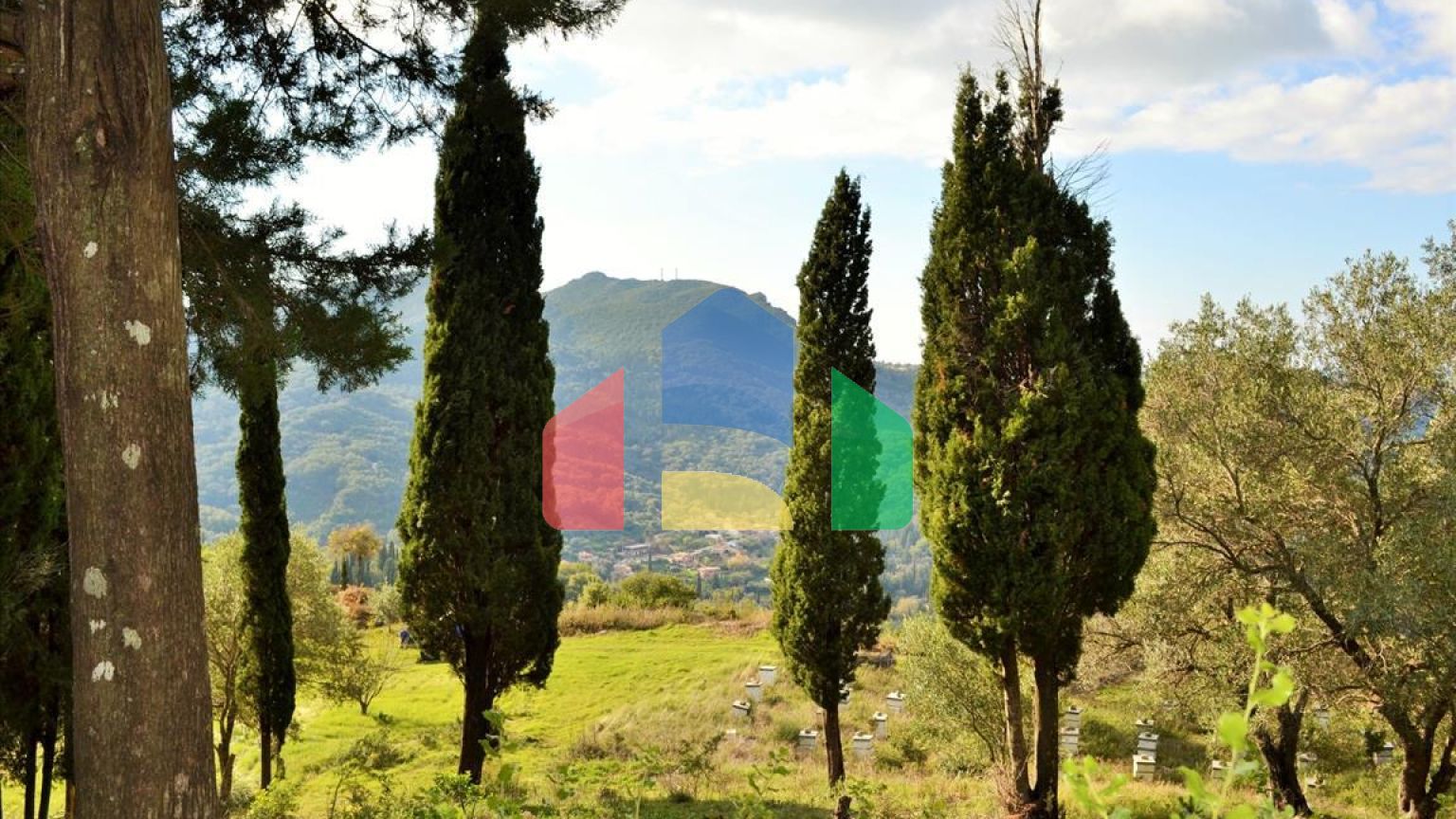 Продажа - Земельный участок 15000 m² на о. Корфу