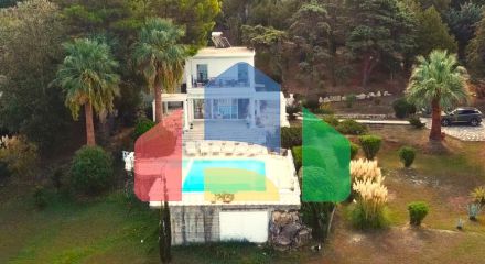 Продаж - Вілла 250 m² на о. Корфу