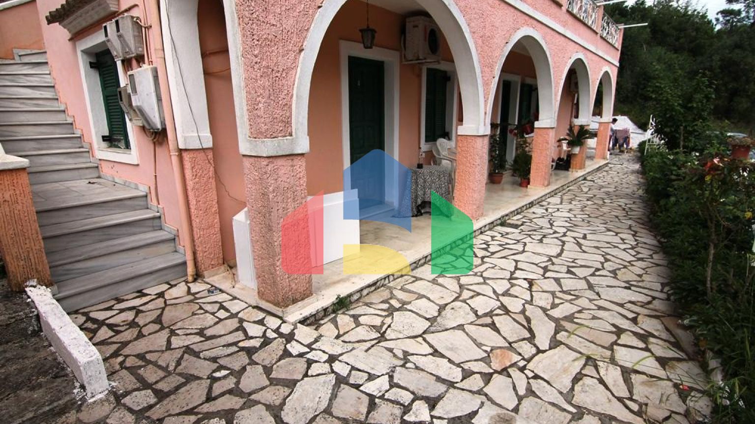 Продаж - Готель 360 m² на о. Корфу