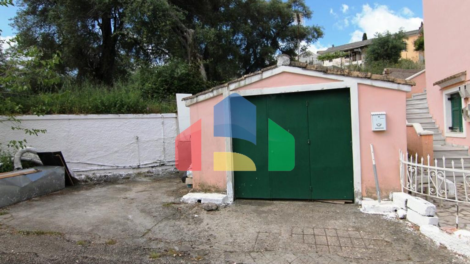 Продаж - Готель 360 m² на о. Корфу