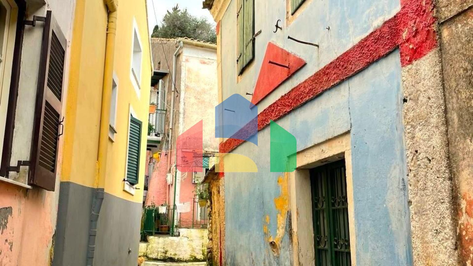 Продажа - Таунхаус 89 m² на о. Корфу