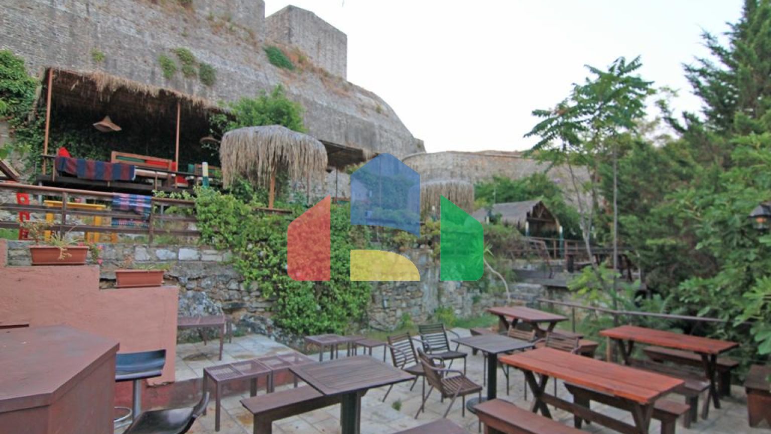 Продаж - Бізнес 330 m² на о. Корфу